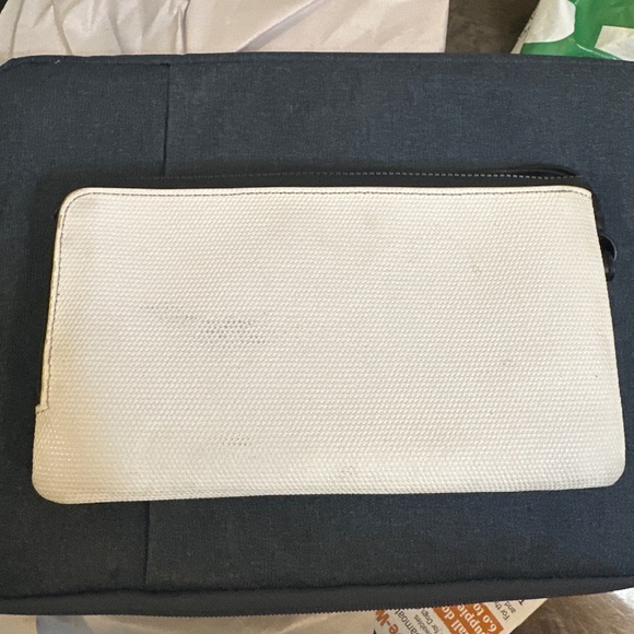 Lululemon wristlet pouch - Picture 2 of 4